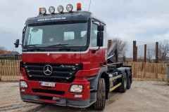 Camion met containersysteem